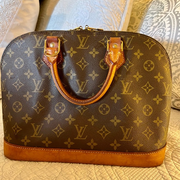 Authentic Louis Vuitton Monogram Alma - Picture 2 of 9